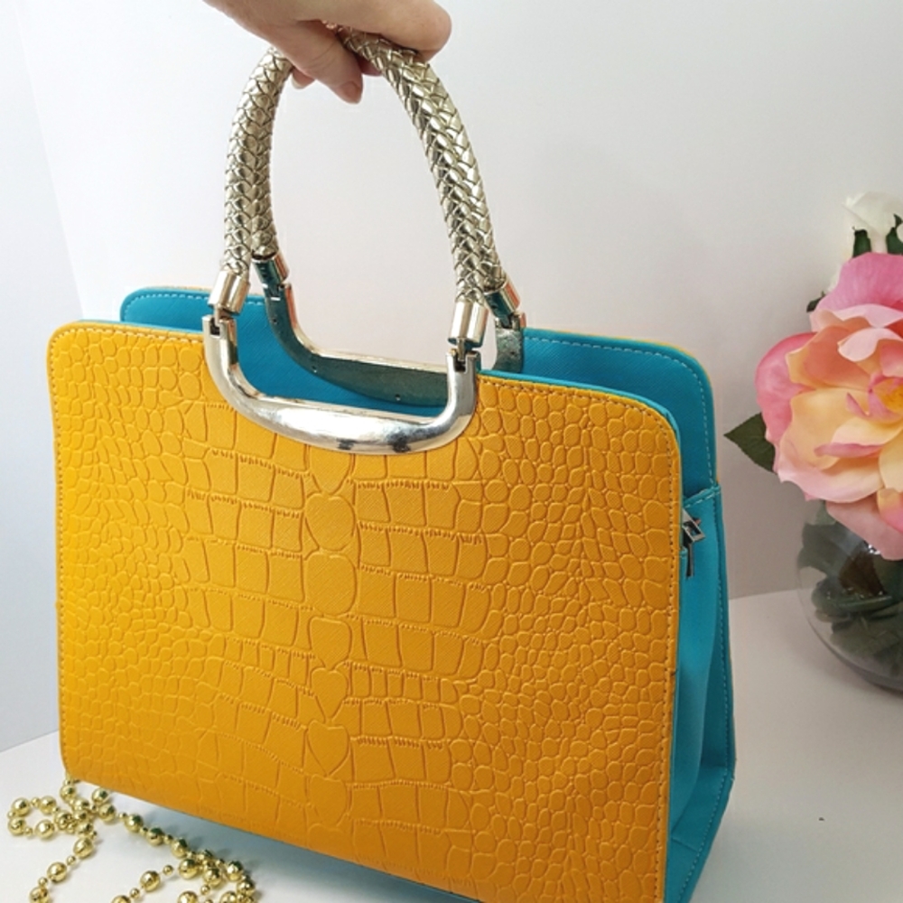 Croc Embossed Geo Handbag With Weaved Short Golden Handles